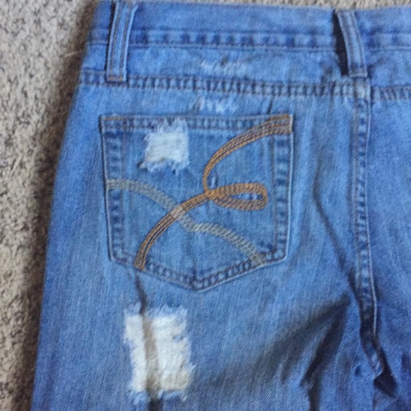 Distressed jeans - Picture 5 of 7